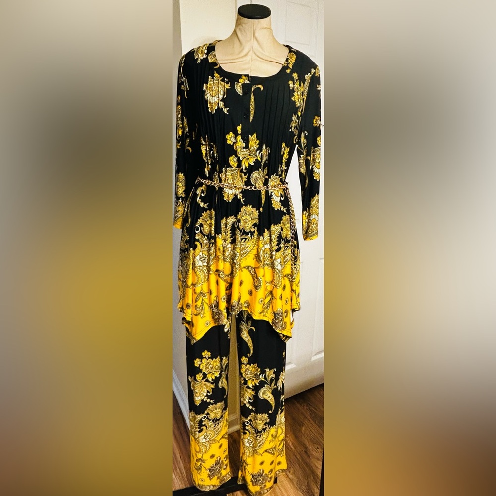 Paisley Print 2-Piece Tunic Top and Pants Outfit-New Never Worn!